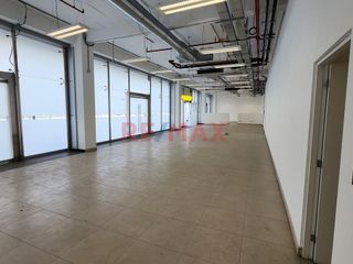 Foto 2 de Alquilo Local Comercial En Primer Piso En Av. Arequipa