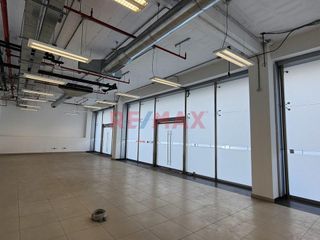 Foto 4 de Alquilo Local Comercial En Primer Piso En Av. Arequipa