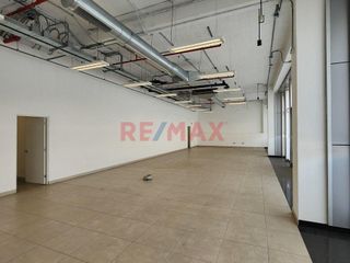 Foto 7 de Alquilo Local Comercial En Primer Piso En Av. Arequipa