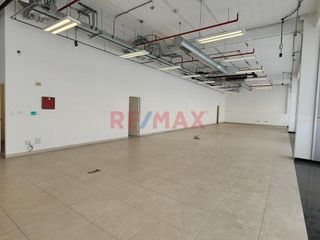 Foto 8 de Alquilo Local Comercial En Primer Piso En Av. Arequipa