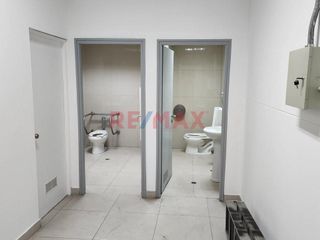 Foto 16 de Alquilo Local Comercial En Primer Piso En Av. Arequipa