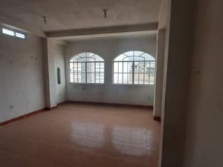 Foto 4 de Venta de casa con local comercial - Jipijapa