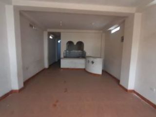 Foto 5 de Venta de casa con local comercial - Jipijapa