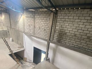 Foto 2 de Venta Galpón con vivienda, sector Guamaní – Quito