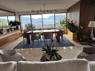 Foto 1 de Venta-Espectacular Apartamento en Poblado - Las Lomas No. 2, Medellín