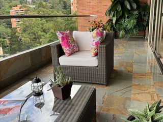 Foto 11 de Venta-Espectacular Apartamento en Poblado - Las Lomas No. 2, Medellín