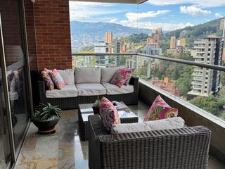 Foto 12 de Venta-Espectacular Apartamento en Poblado - Las Lomas No. 2, Medellín
