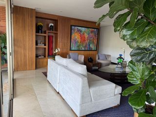Foto 5 de Venta-Espectacular Apartamento en Poblado - Las Lomas No. 2, Medellín