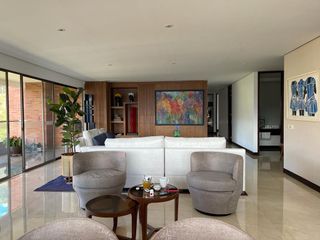 Foto 6 de Venta-Espectacular Apartamento en Poblado - Las Lomas No. 2, Medellín