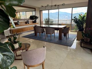 Foto 8 de Venta-Espectacular Apartamento en Poblado - Las Lomas No. 2, Medellín