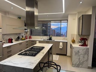 Foto 19 de Venta-Espectacular Apartamento en Poblado - Las Lomas No. 2, Medellín