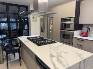 Foto 17 de Venta-Espectacular Apartamento en Poblado - Las Lomas No. 2, Medellín