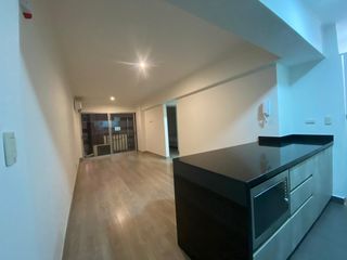 Foto 1 de Venta de moderno departamento frente al parque Bollar