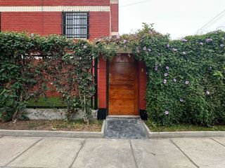 Foto 2 de CASA DE DOS PLANTAS, SAN BORJA