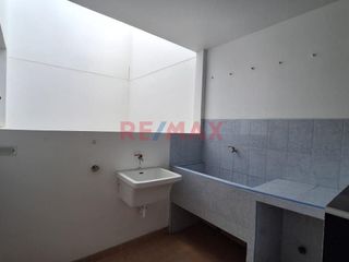 Foto 7 de Edificio En Venta Calle Huascar Con Av. Los Incas 681.87 M2