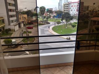 Foto 4 de ALQUILO AMPLIO DEPARTAMENTO FRENTE A PARQUE DE LA CRUZ EN PUEBLO LIBRE
