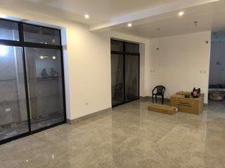 Foto 1 de Primer piso en alquiler urb. Abogados