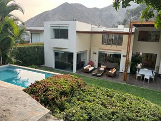 Foto 15 de Exclusiva Casa en Venta en Urb. Rincón de la Planice II Etapa - Pachacamac / Estilo, Confort y Amplitud
