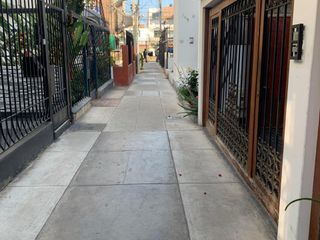 Foto 1 de Vendo casa 3 pisos, remodelada, lista para mudanza, San Miguel