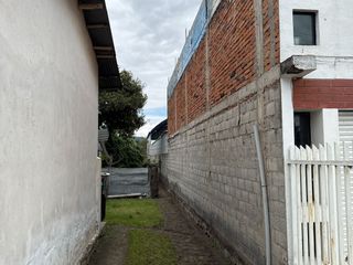 Foto 4 de RENTO TERRENO EN TUMBACO/ 780M2
