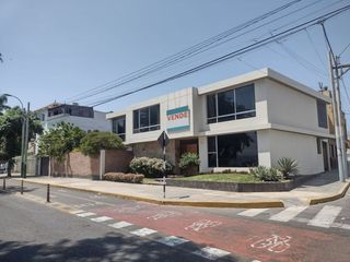 Foto 1 de Preciosa casa en chorrillos frente al mar