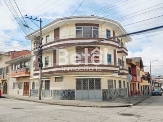 Foto 1 de Casa Comercial Remodelada Calle Sangurima