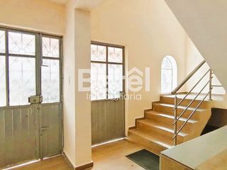 Foto 5 de Casa Comercial Remodelada Calle Sangurima