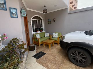 Foto 2 de CASA DE VENTA, Sector Narancay C1480