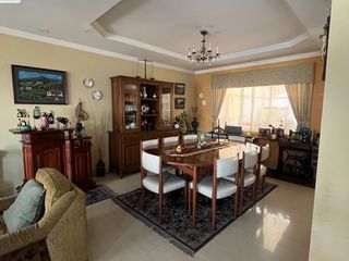 Foto 4 de CASA DE VENTA, Sector Narancay C1480
