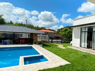 Foto 1 de FN11 VENDEMOS HERMOSA Y CÓMODA CASA CAMPESTRE LA IBERIA