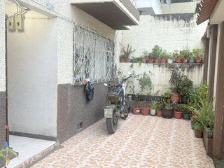 Foto 8 de Casa en venta, rentera y residencial, de tres departamentos, sector Otorongo