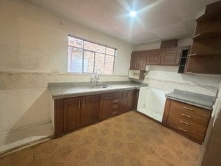Foto 25 de Casa en venta, rentera y residencial, de tres departamentos, sector Otorongo