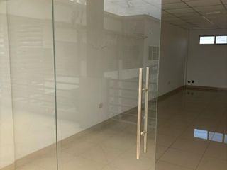 Foto 1 de Venta de oficinas sector comercial cerca de La Joya y Villa Club