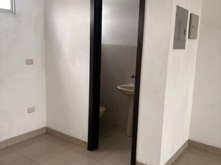 Foto 4 de Venta de oficinas sector comercial cerca de La Joya y Villa Club