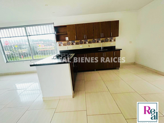Foto 2 de VENDO CASA ESQUINERA UNIFAMILIAR CERCA AL CENTRO COMERCIAL VIVA