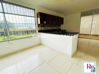 Foto 3 de VENDO CASA ESQUINERA UNIFAMILIAR CERCA AL CENTRO COMERCIAL VIVA