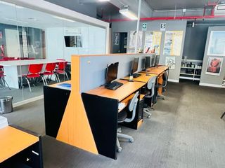 Foto 28 de OPORTUNIDAD DE COMPRA  EXCELNTE UBICACION!!! VENTA MOERNA OFICINA .  Surquillo. LIMITE SAN ISIDRO