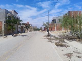 Foto 2 de URB. BOULEVARD DE MIRAFLORES COUNTRY CLUB  1