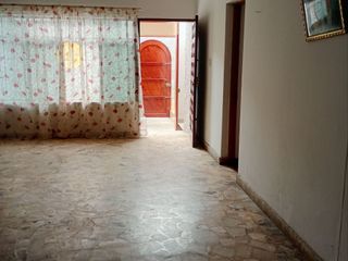 Foto 4 de VENTA DE AMPLIO DEPARTAMENTO-PRIMER PISO-EN VILLA MARIA DEL TRIUNFO