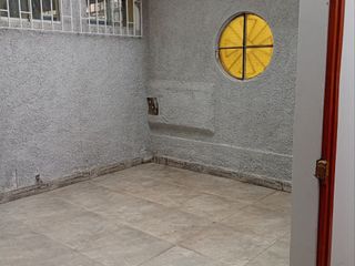 Foto 2 de VENTA DE AMPLIO DEPARTAMENTO-PRIMER PISO-EN VILLA MARIA DEL TRIUNFO