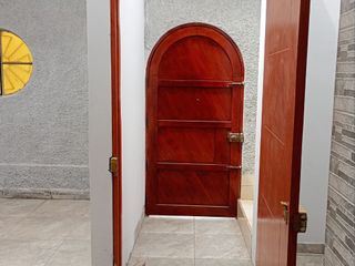 Foto 1 de VENTA DE AMPLIO DEPARTAMENTO-PRIMER PISO-EN VILLA MARIA DEL TRIUNFO