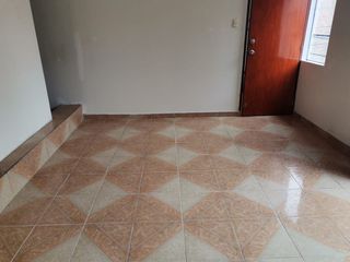 Foto 2 de ALQUILO PRACTICO DEPA EN 3ER PISO - SURCO PUEBLO