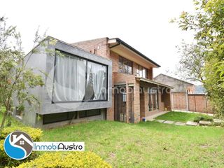 Foto 1 de Challuabamba, Venta de Hermosa Casa Estilo Rústico Moderno