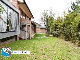 Foto 3 de Challuabamba, Venta de Hermosa Casa Estilo Rústico Moderno