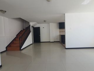 Foto 6 de Renta Departamento Dúplex Carcelén Sector Mastodontes, 92 m² Útil $300 Mensuales