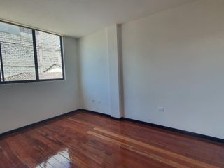 Foto 7 de Renta Departamento Dúplex Carcelén Sector Mastodontes, 92 m² Útil $300 Mensuales