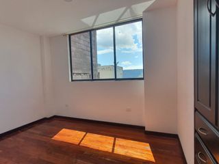 Foto 4 de Renta Departamento Dúplex Carcelén Sector Mastodontes, 92 m² Útil $300 Mensuales