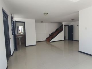 Foto 8 de Renta Departamento Dúplex Carcelén Sector Mastodontes, 92 m² Útil $300 Mensuales