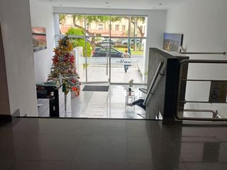 Foto 7 de Vendo departamento con cochera a media cuadra de Real Plaza Salaverry
