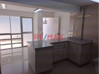 Foto 8 de Se Alquila Oficina En Zona Tranquila Ideal Para Consultorio